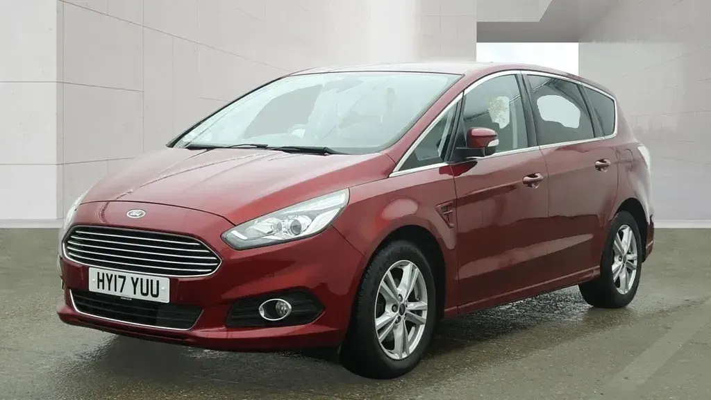 Used Ford S-MAX Titanium 180 HP (132 kW) 2017 Red MPV