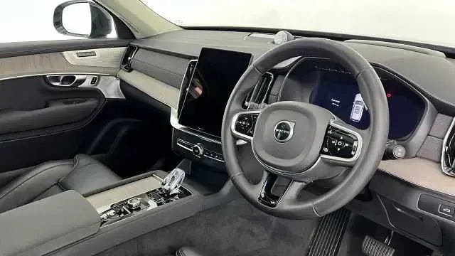 Usado Volvo XC90 Ultra 455 HP (334 kW) 2025 Azul SUV