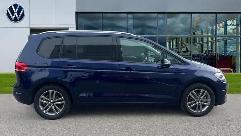 Used VW Touran Match 150 HP (110 kW) 2025 Atlantic blue metallic MPV