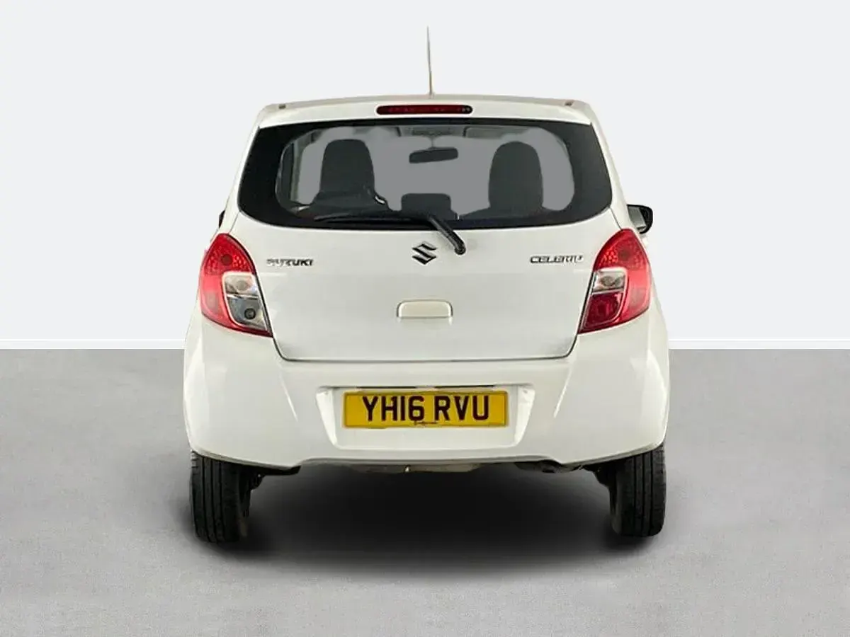 Used Suzuki Celerio SZ4 67 HP (49 kW) 2016 White Hatchback
