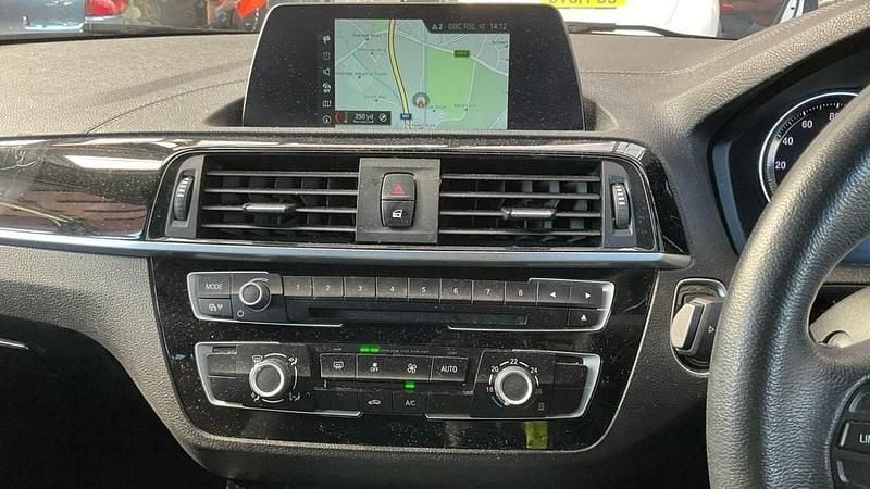 Used BMW 118 Sport Line 2018 Sapphire black Hatchback