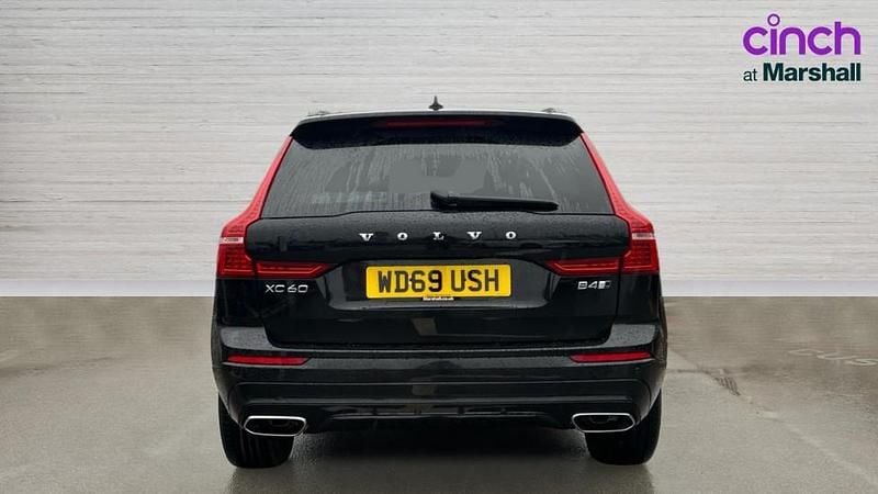 Used Volvo XC60 R-Design 197 HP (144 kW) 2020 Black SUV
