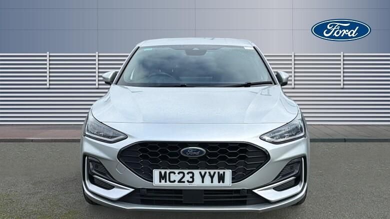 Used Ford Focus ST-Line 155 HP (114 kW) 2023 Silver Hatchback