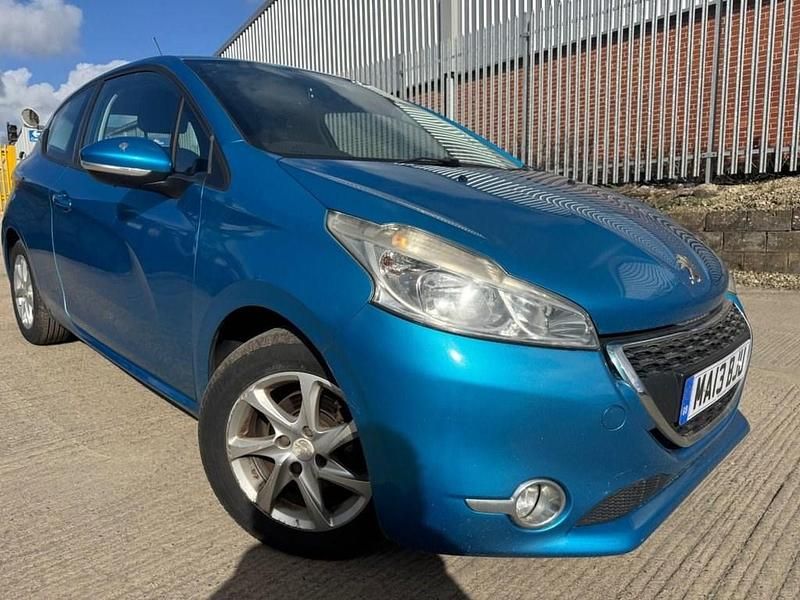 Used Peugeot 208 Active 70 HP (51 kW) 2013 Blue Hatchback