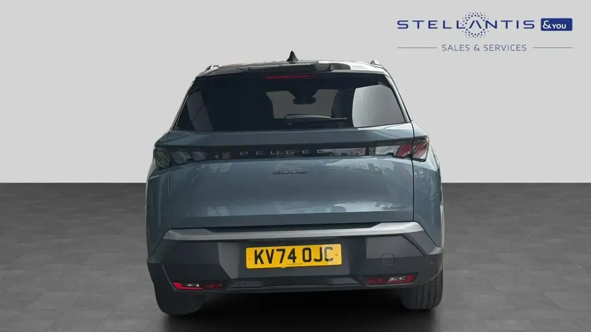 Second-hand Peugeot 5008 GT 134 CP (98 kW) 2024 Albastru SUV