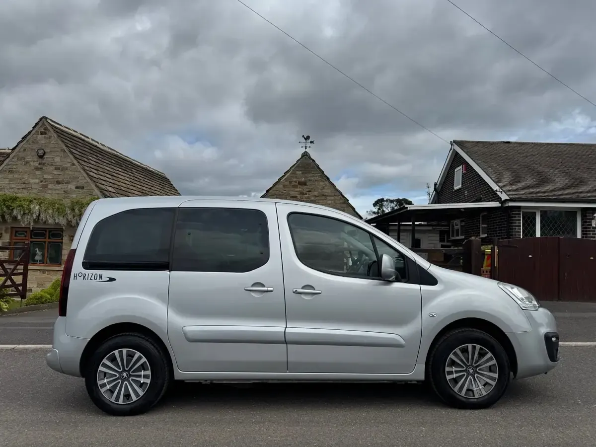 Used Peugeot Partner Allure 2019 Silver MPV