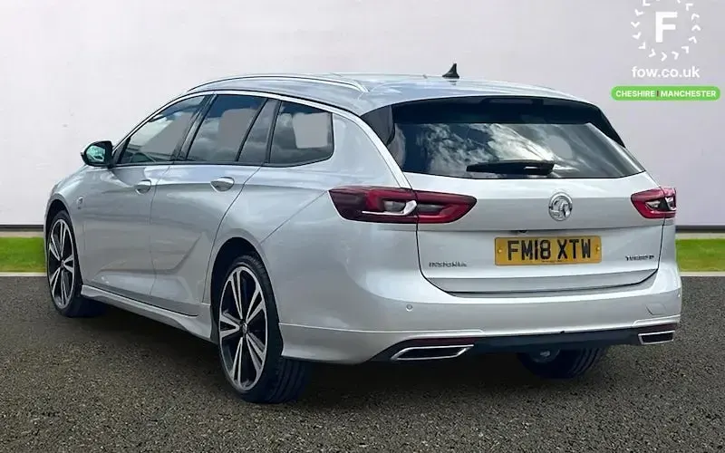 Used Vauxhall Insignia SRi 170 HP (125 kW) 2018 Silver Estate