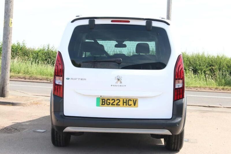 White Used 2022 Peugeot e-Rifter Allure Premium MPV | £14,187 (Fair price) - Image 1/4