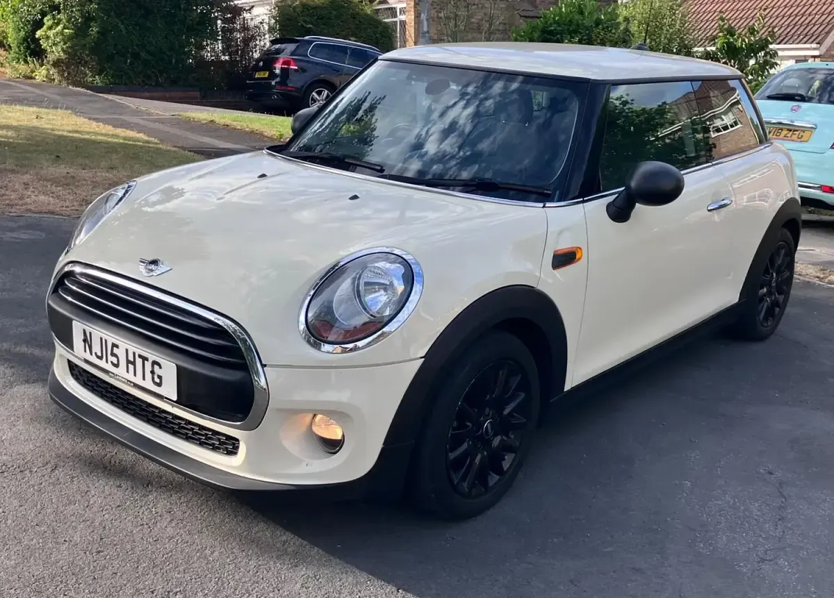 Used Mini ONE Hatch 102 HP (75 kW) 2015 White Hatchback