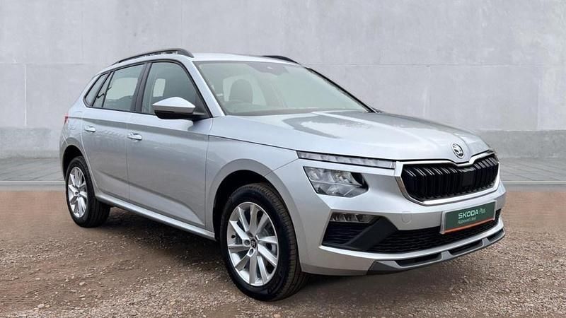 Brilliant silver metallic New 2025 Skoda Kamiq SE SUV | £18,790 (Good price) - Image 1/4