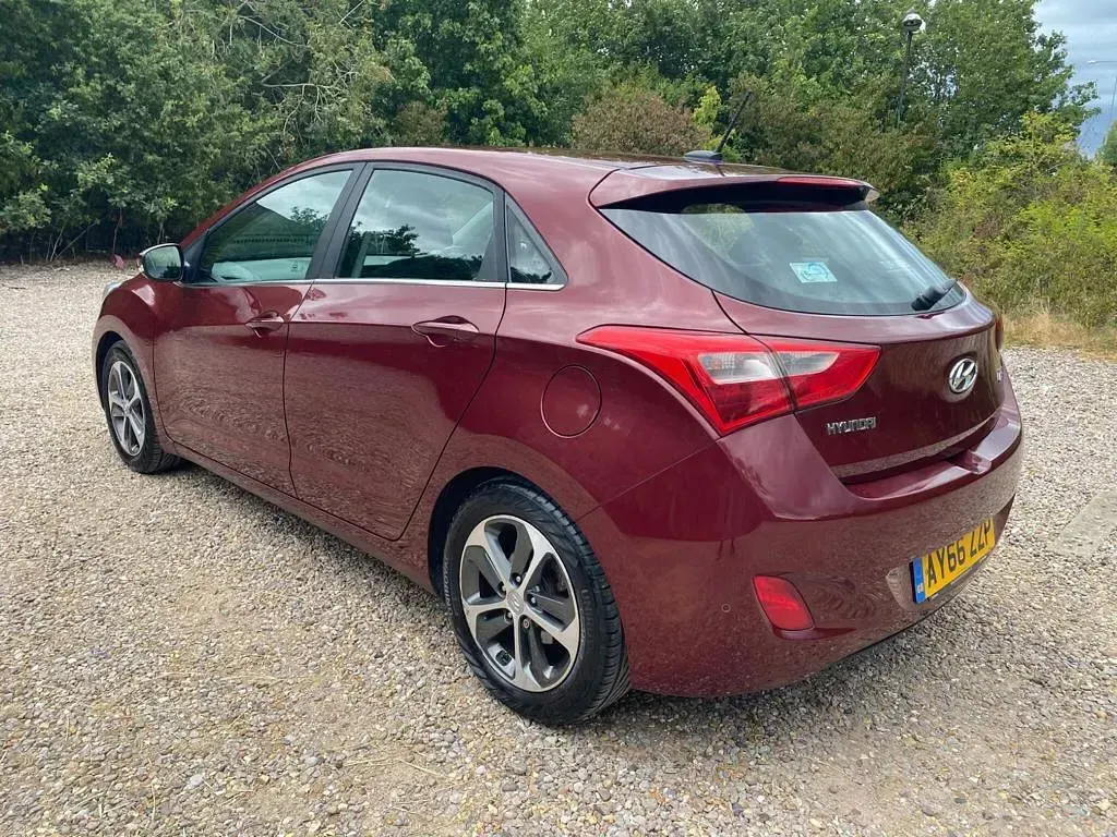 Used Hyundai i30 SE 2016 Red Hatchback