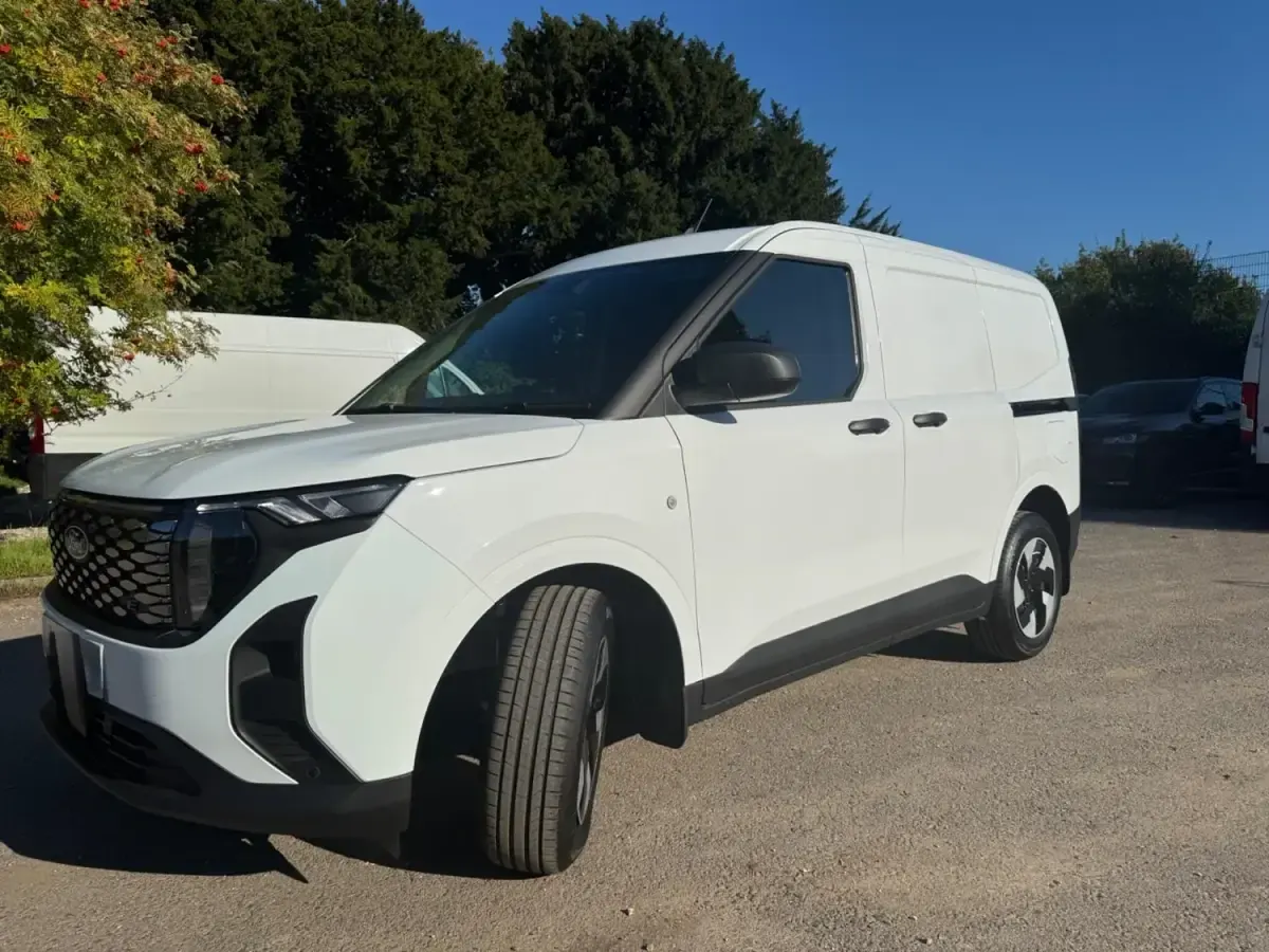 Nuevo Ford E-Transit Trend 100 kW (136 CV) 2025 Blanco Van