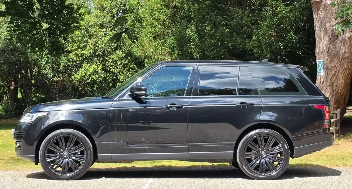 Used Land Rover Range Rover Vogue 306 HP (225 kW) 2015 Black SUV