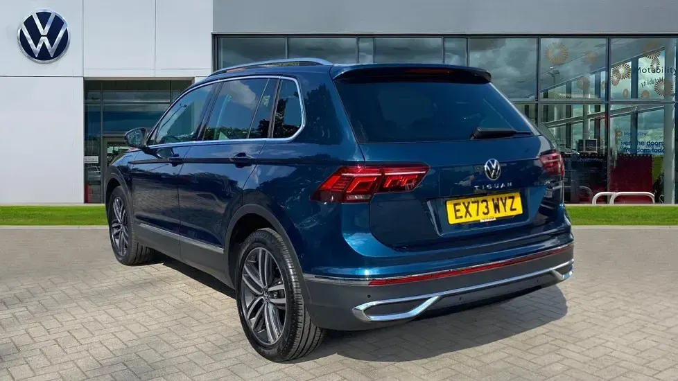 Usado VW Tiguan Elegance 245 HP (180 kW) 2023 Azul SUV