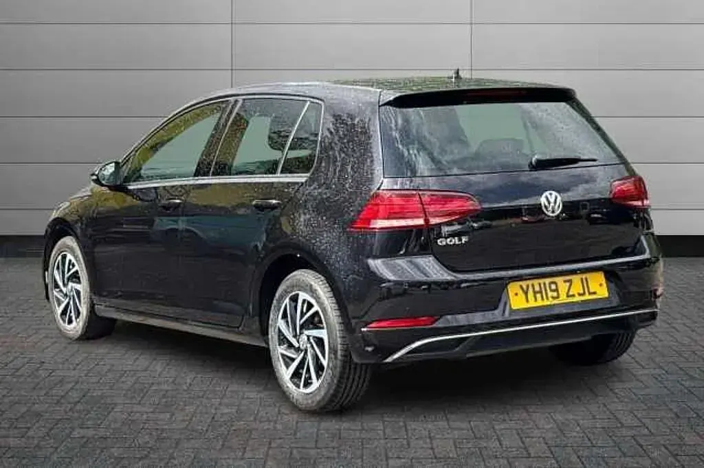 Used VW Golf VII Match 150 HP (110 kW) 2019 Black Hatchback