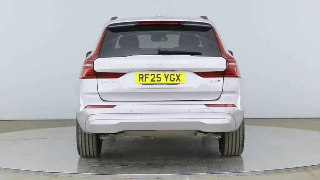 Used Volvo XC60 Core 247 HP (181 kW) 2025 Silver SUV