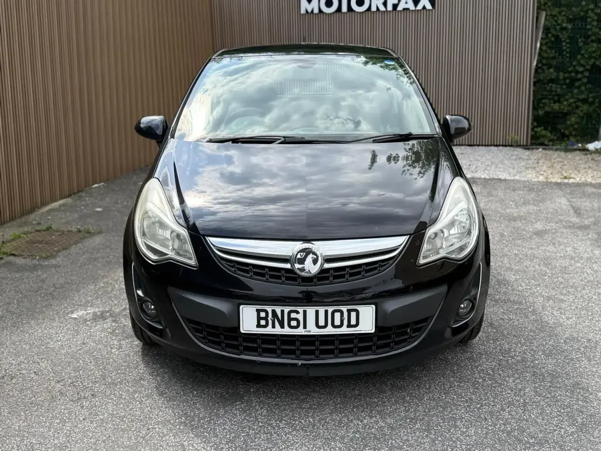 Używany Vauxhall Corsa 2011 Czarny Hatchback