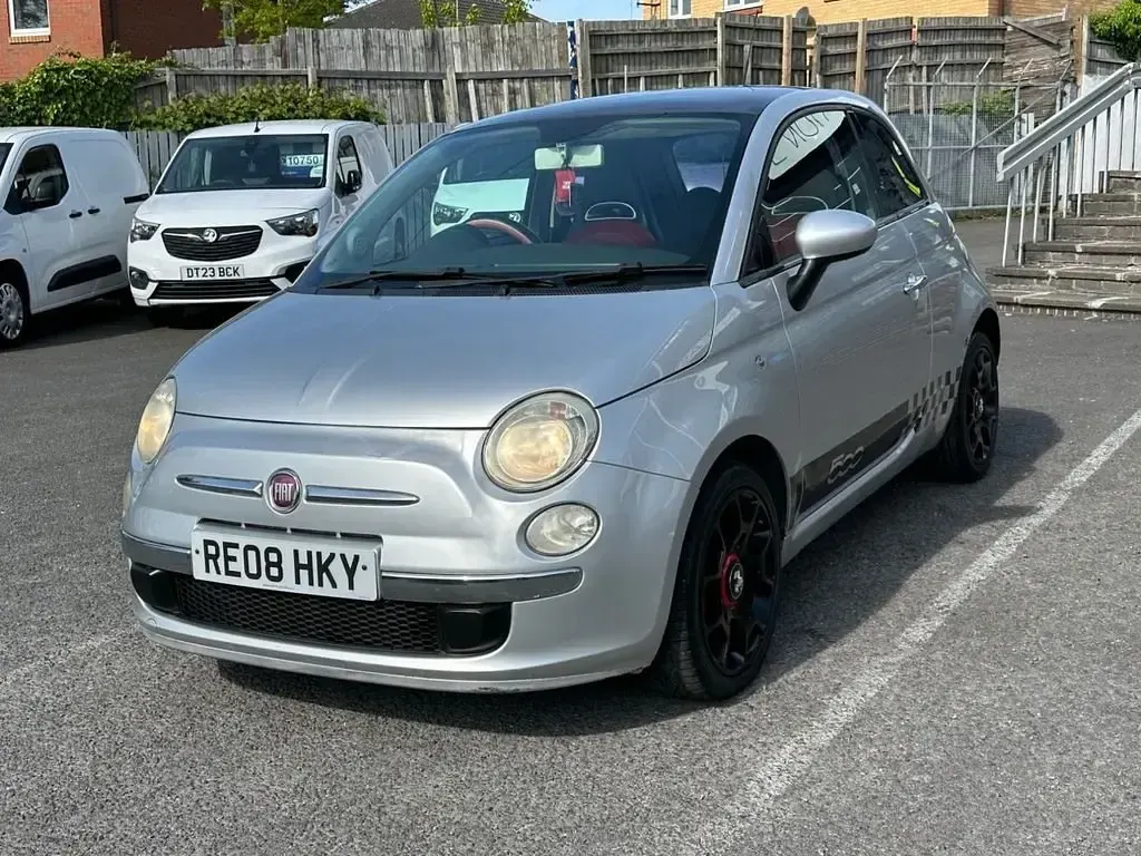 Usado Fiat 500 Lounge 69 HP (50 kW) 2008 Prateado Citadino