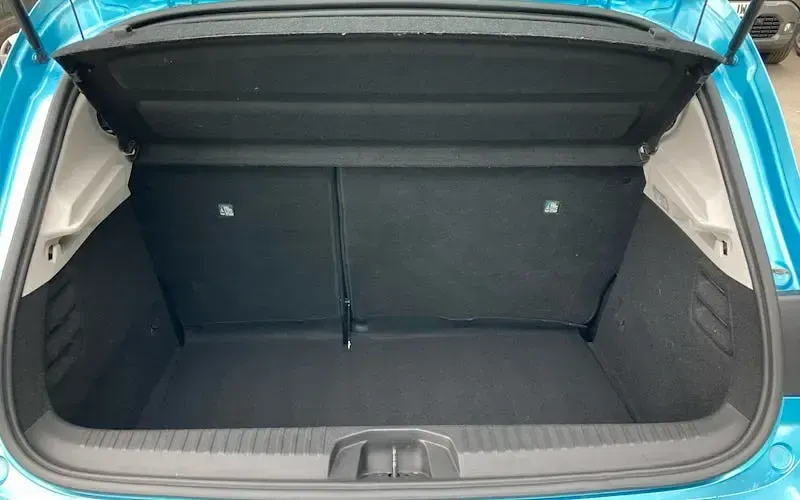 Used Renault Clio Iconic 90 HP (66 kW) 2022 Blue  Hatchback