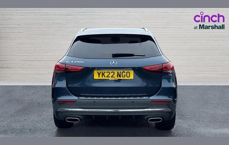 Used Mercedes GLA250 Exclusive 214 HP (157 kW) 2022 Blue SUV