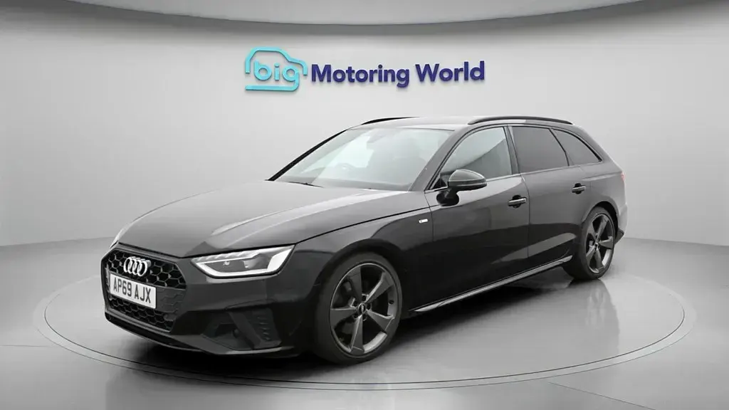 Usado Audi A4 Black Edition 150 HP (110 kW) 2020 Preto Carrinha