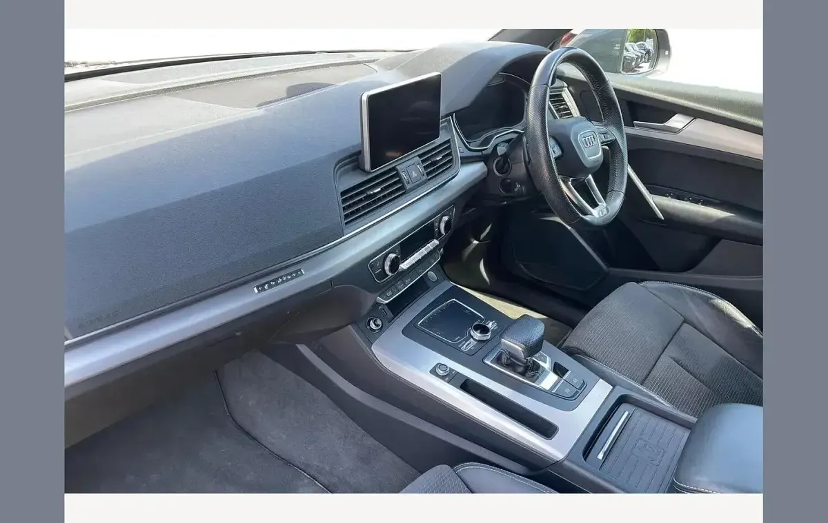Used Audi Q5 S-Line 190 HP (139 kW) 2018 Daytona grey SUV