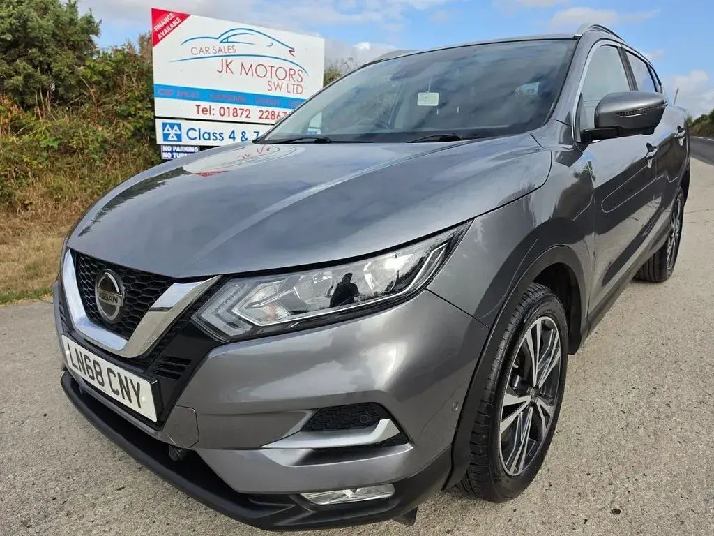 Used Nissan Qashqai N-Connecta 140 HP (102 kW) 2018 Grey SUV