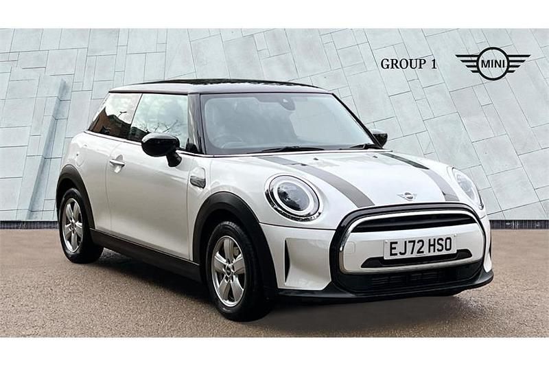 Used Mini Cooper Classic 136 HP (100 kW) 2022 White Hatchback