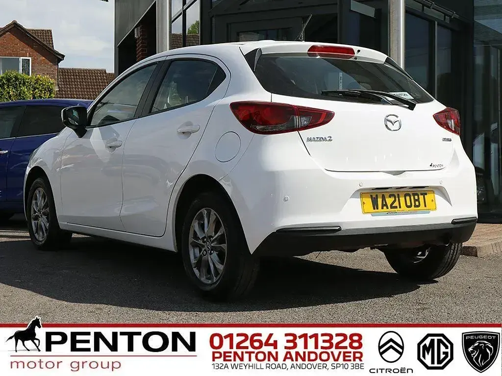 Używany Mazda 2 90 KM (66 kW) 2021 Biały Hatchback