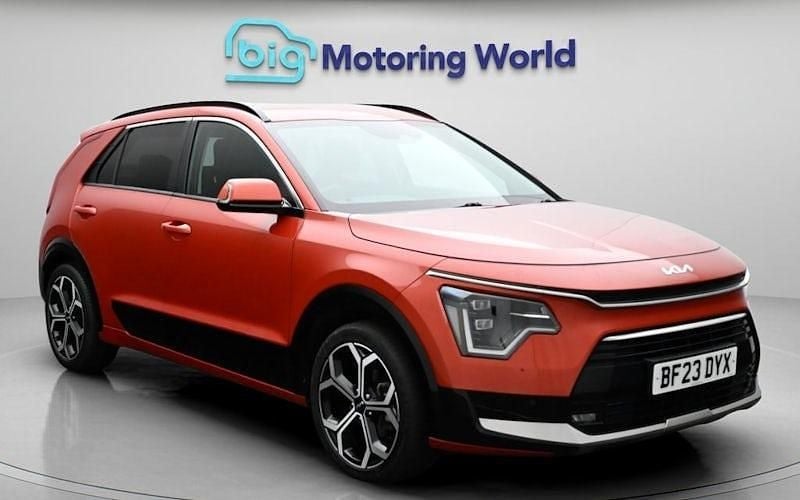 Used Kia Niro 141 HP (103 kW) 2023 Orange SUV