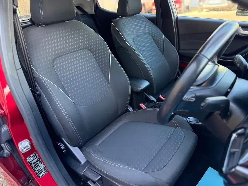 Second-hand Ford Fiesta Titanium 125 CP (91 kW) 2018 Roșu Hatchback