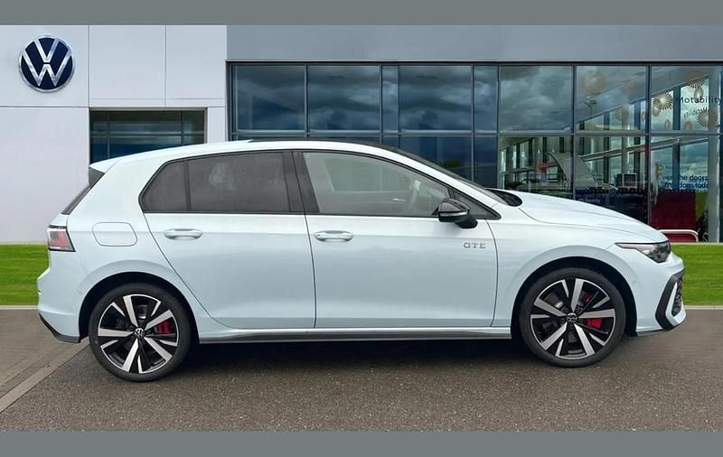 New VW Golf VIII GTE 267 HP (196 kW) 2026 Blue Hatchback