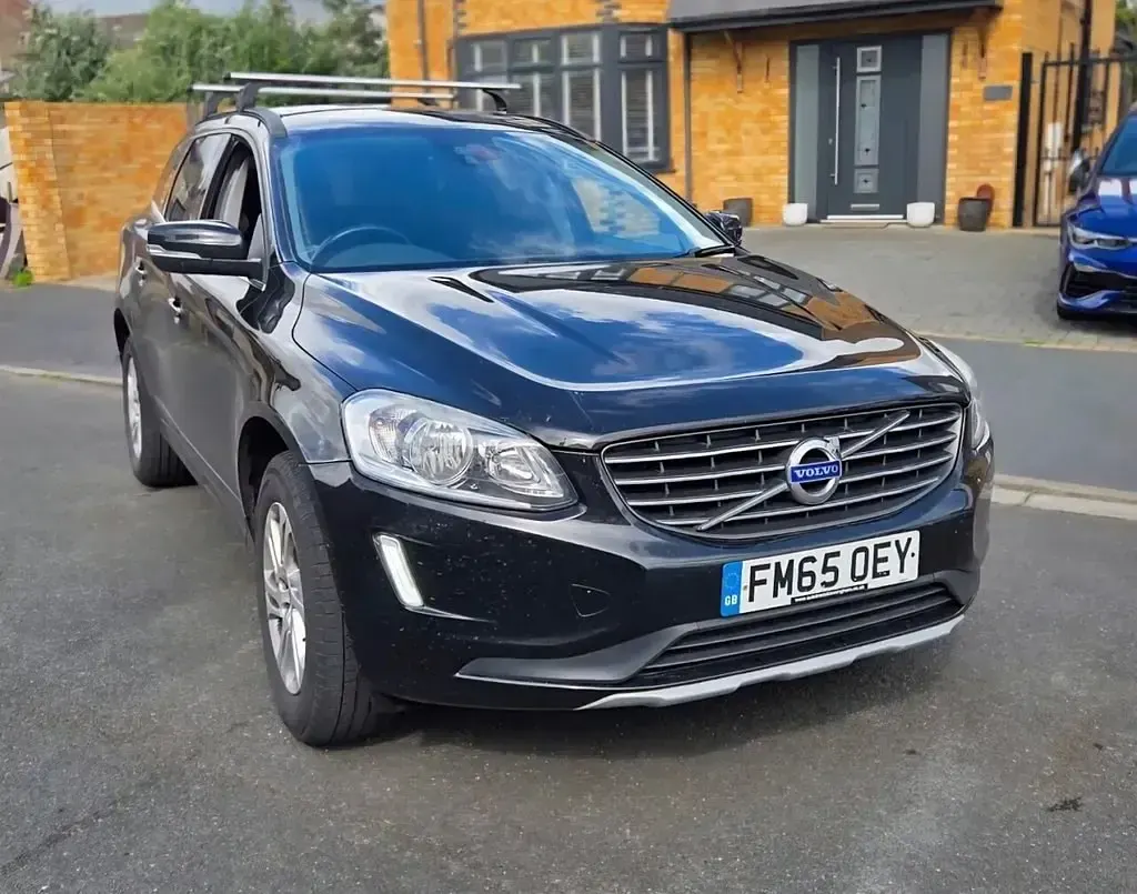 Usado Volvo XC60 SE 190 HP (139 kW) 2016 Preto SUV
