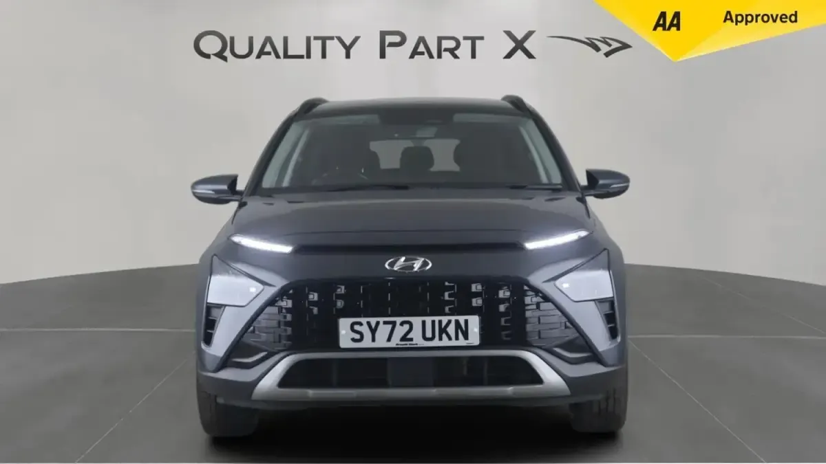 Begagnad Hyundai Bayon Premium 2022 Grå SUV
