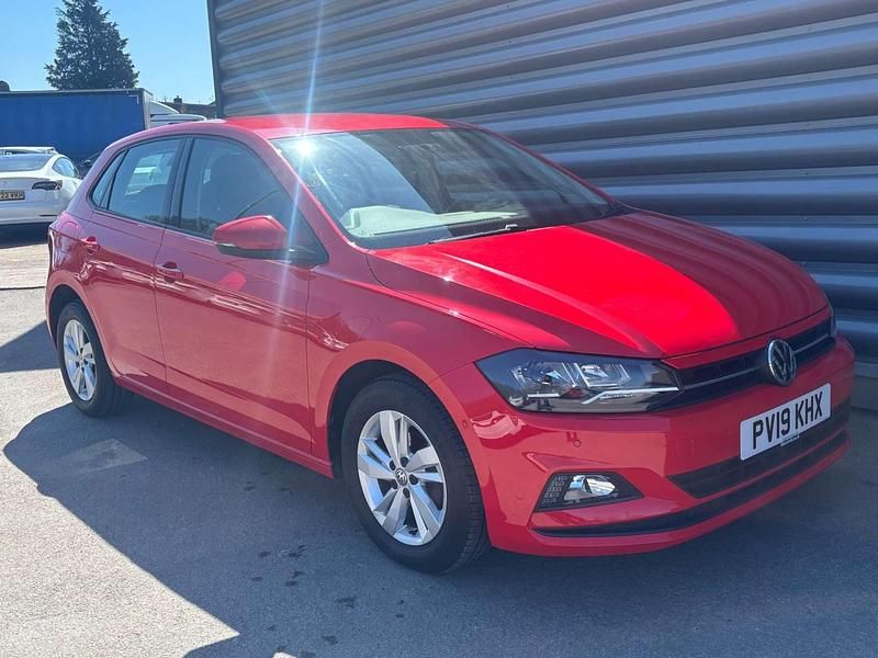 Used VW Polo SE 80 HP (58 kW) 2019 Red Hatchback