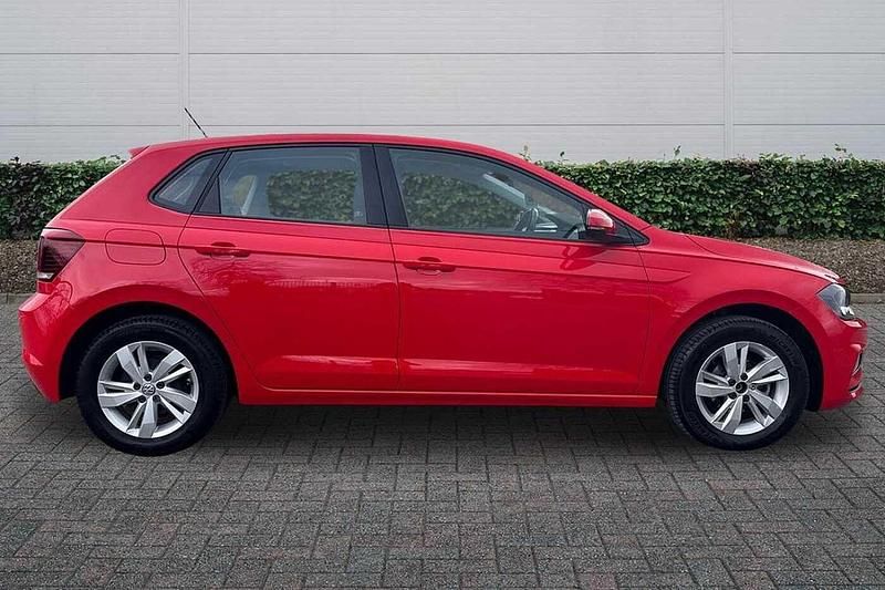 Used VW Polo SE 95 HP (69 kW) 2019 Red Hatchback
