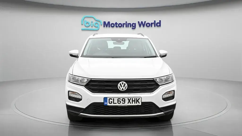 Used VW T-Roc SE 115 HP (84 kW) 2019 White SUV