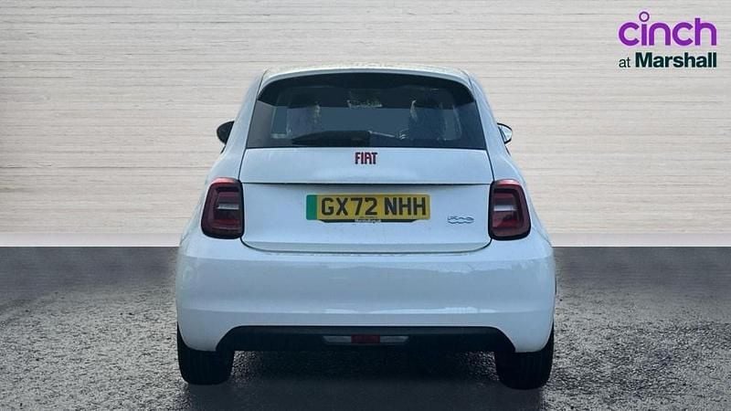 Second-hand Fiat 500e Red 86 kW (118 CP) 2022 Alb Hatchback