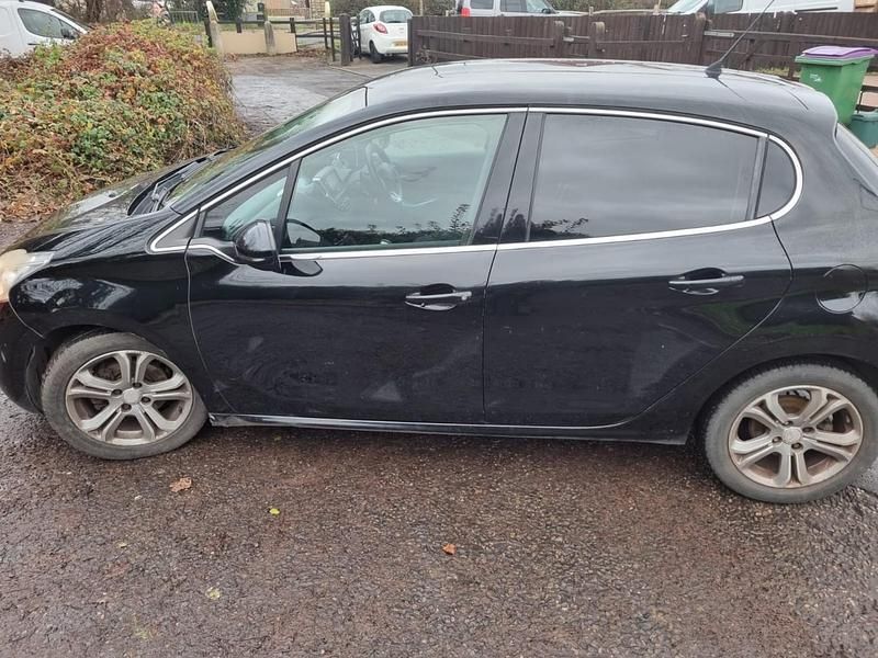 Used Peugeot 208 Allure 2012 Black Hatchback