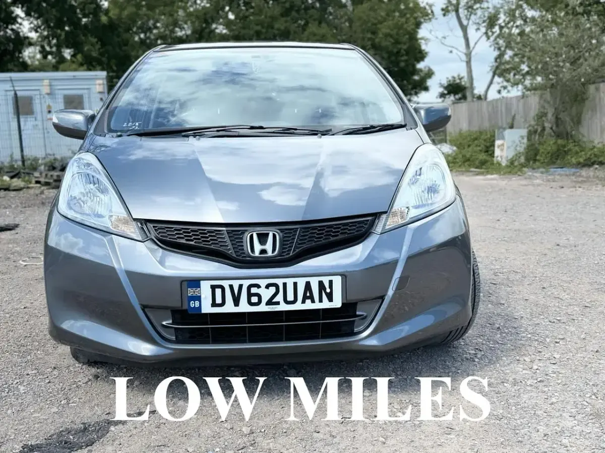 Used Honda Jazz ES 99 HP (72 kW) 2012 Grey Hatchback