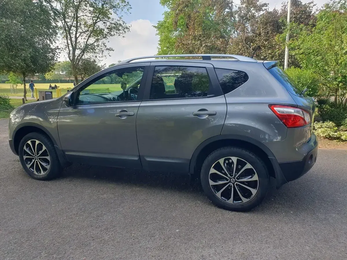 Used Nissan Qashqai N-TEC 117 HP (86 kW) 2012 Grey SUV