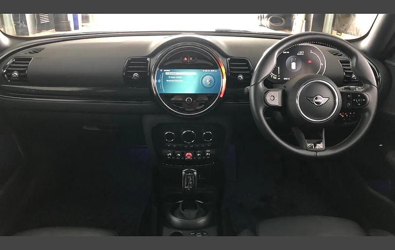 Used Mini Cooper Clubman Exclusive 136 HP (100 kW) 2023 White Estate