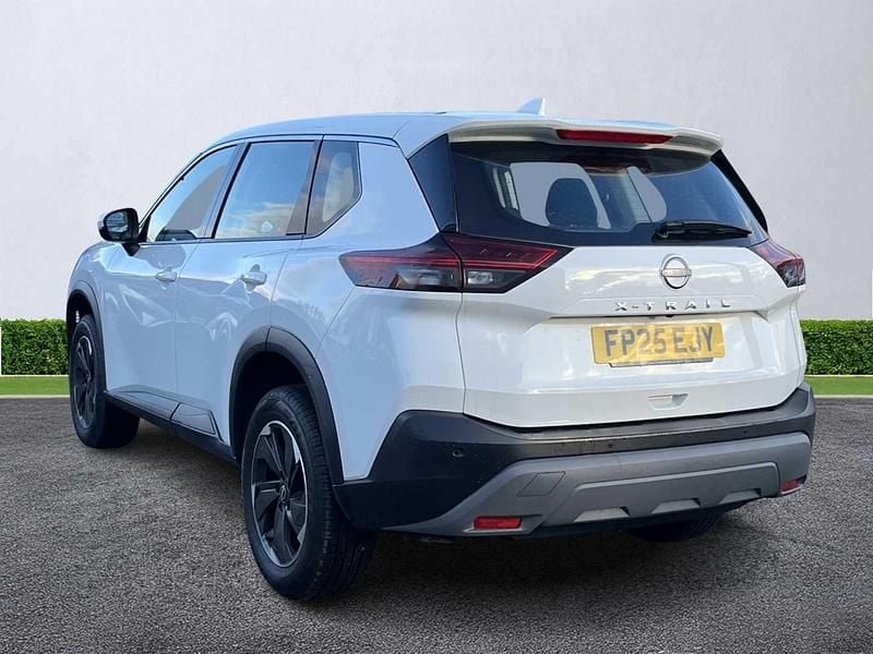 New Nissan X-Trail Acenta Premium 163 HP (119 kW) 2025 White SUV