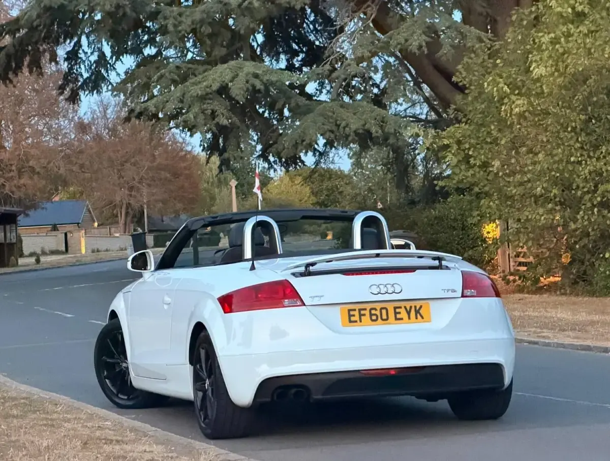 Used Audi TT Roadster Design 160 HP (117 kW) 2011 White Cabriolet