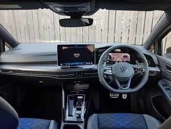 Ny VW Golf VIII Black Edition 333 HK (244 kW) 2025 Svart Halvkombi