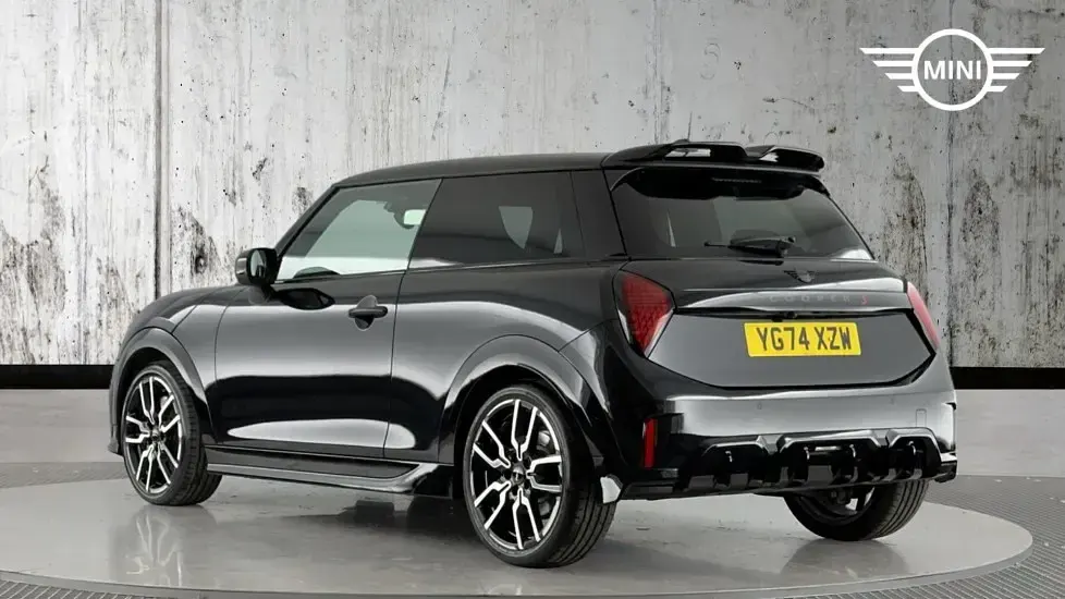 Used Mini Cooper S Hatch 201 HP (147 kW) 2024 Black Hatchback