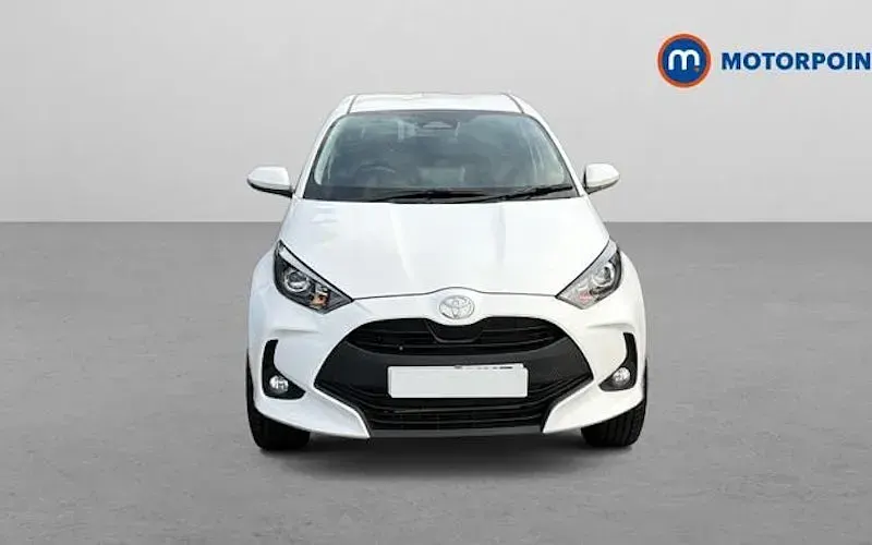 Used Toyota Yaris 116 HP (85 kW) 2025 White Hatchback