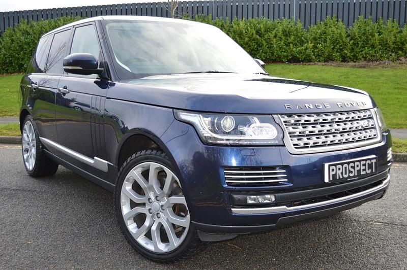 Loire blue metallic Used 2015 Land Rover Range Rover Vogue SE SUV | £19,500 (Fair price) - Image 1/4