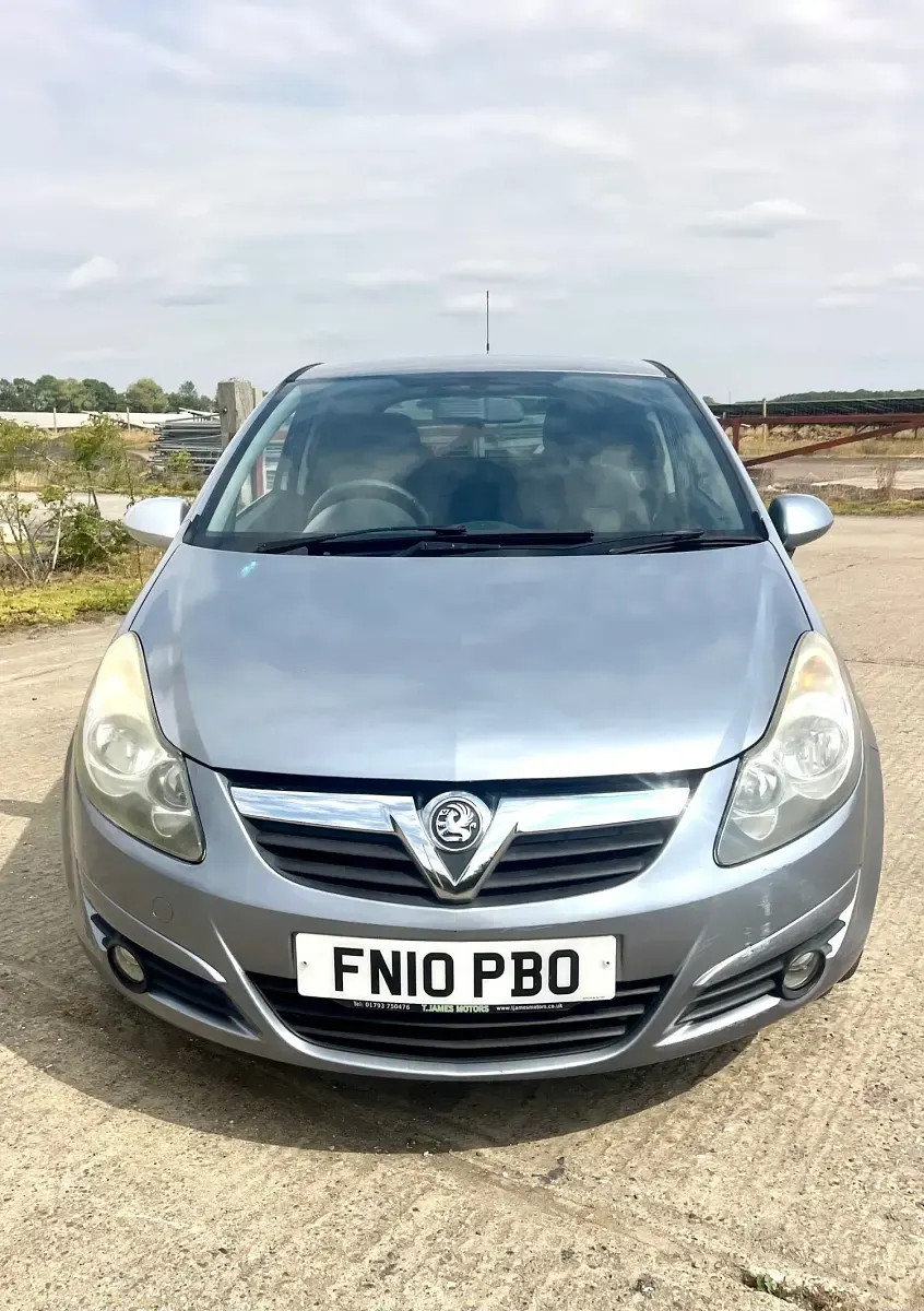 Used Vauxhall Corsa 85 HP (62 kW) 2010 Silver Hatchback
