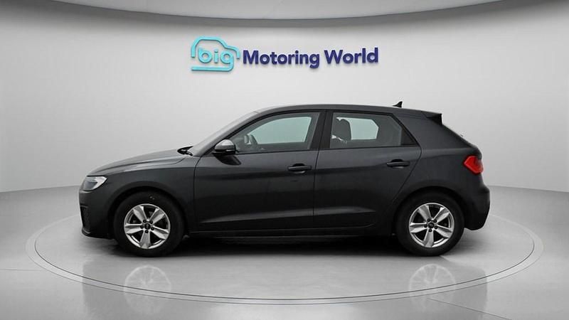 Begagnad Audi A1 Sportback 95 HK (69 kW) 2022 Grå Halvkombi